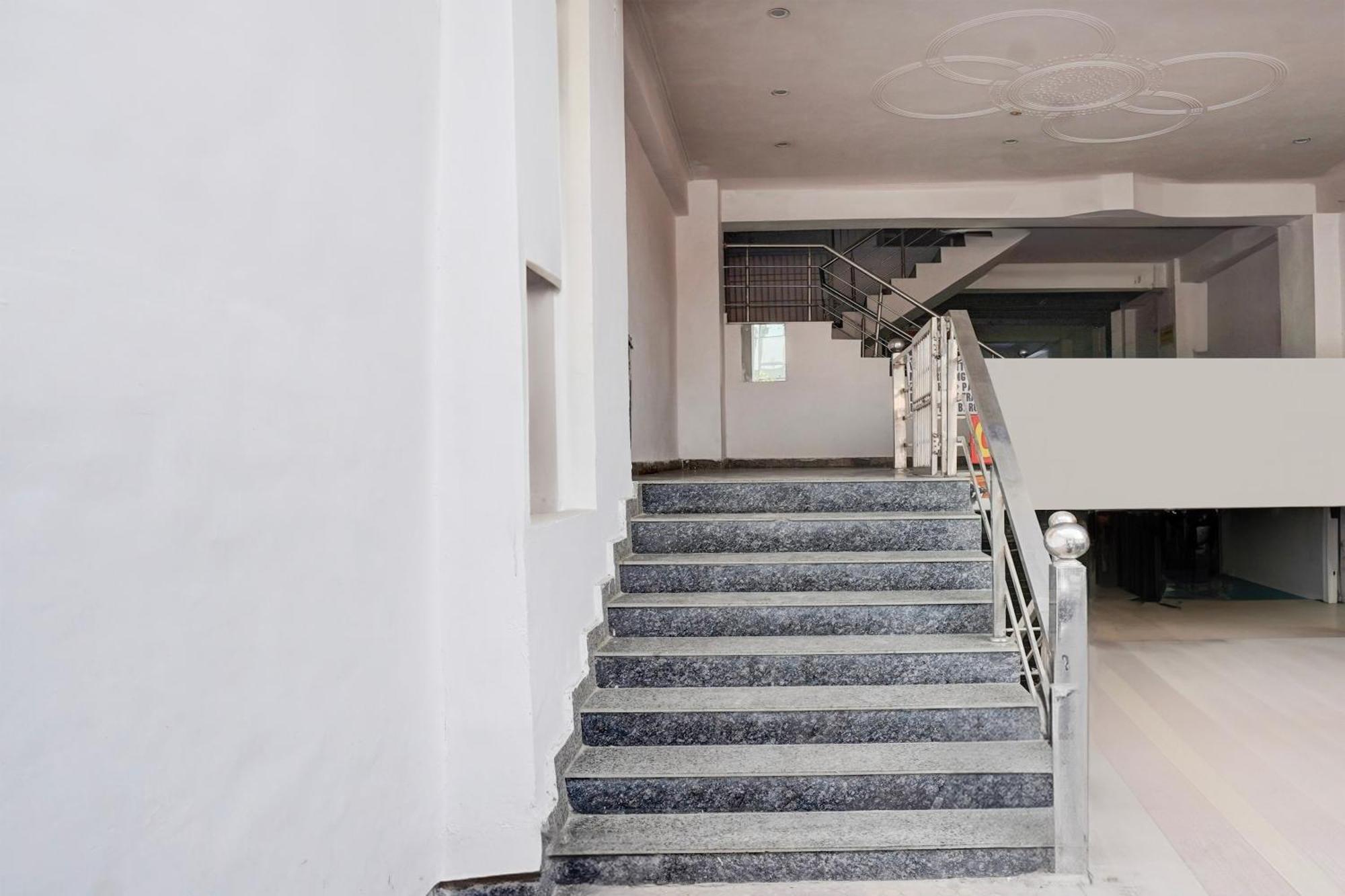 Super Hotel O Wamson Kalkaji Devi Exterior photo